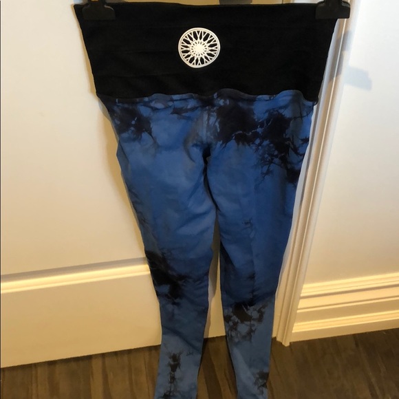 Nux for SoulCycle tye dye leggings and bra set - Picture 3 of 6